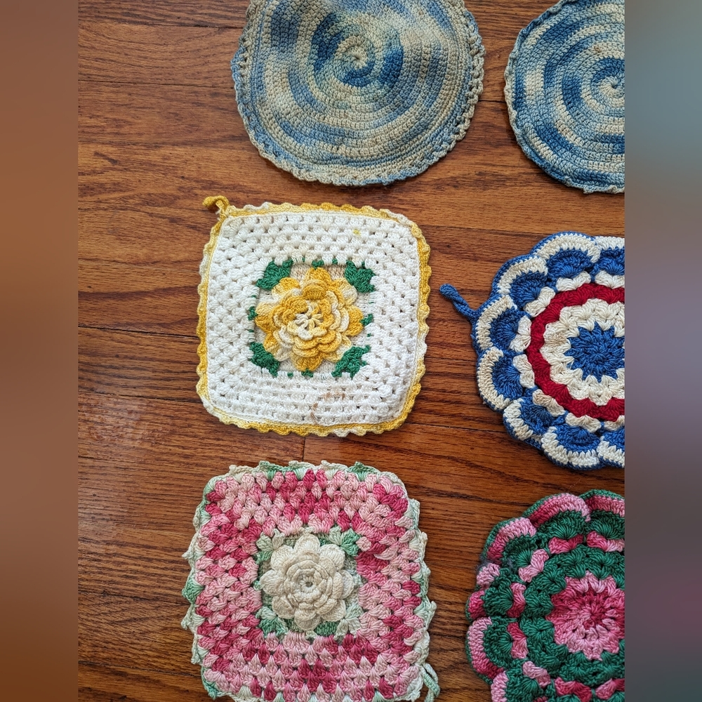 Vintage Handmade Hotpad Collection - Picture 2 of 6